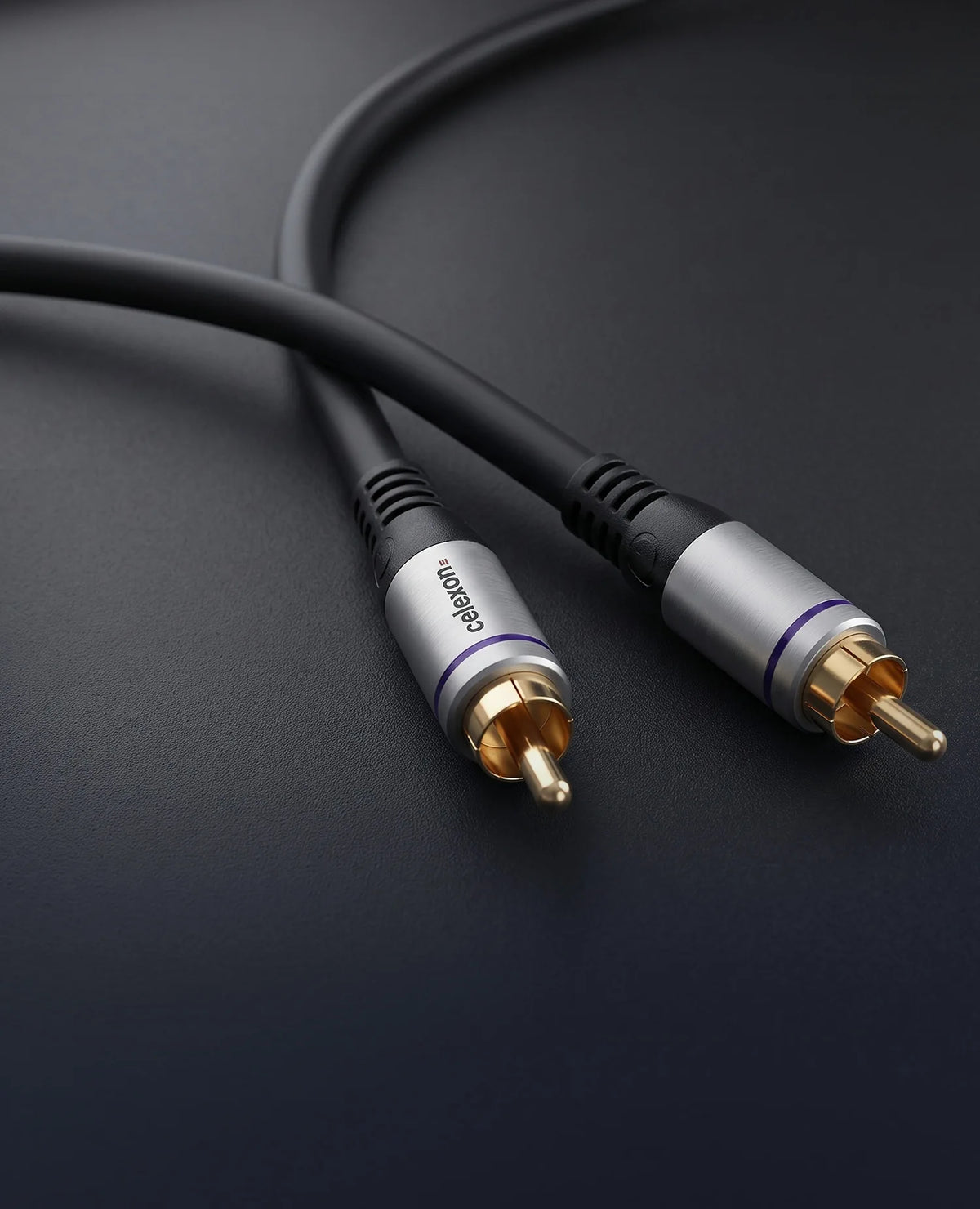 celexon Cinch digital audio cable - Professional Line in front of a dark background