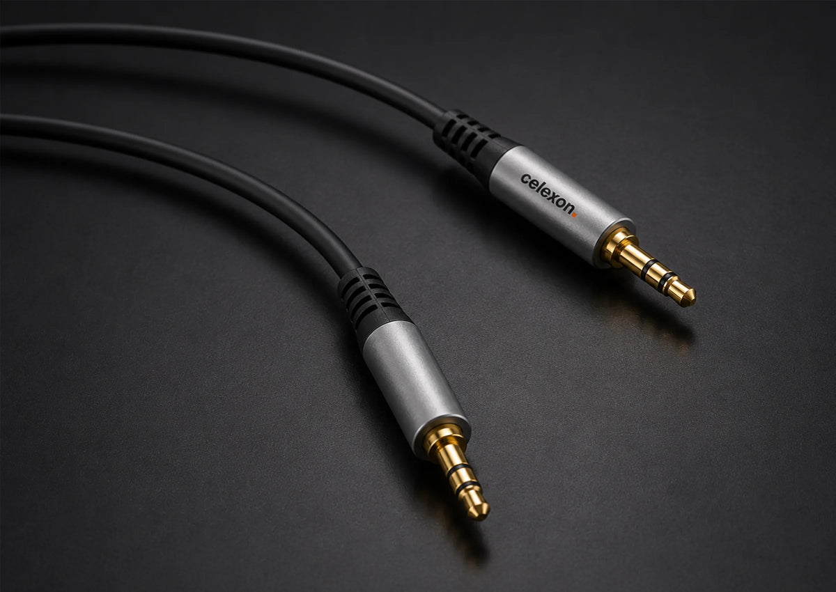 celexon 3.5mm stereo jack audio cable - Professional Line in front of a dark background