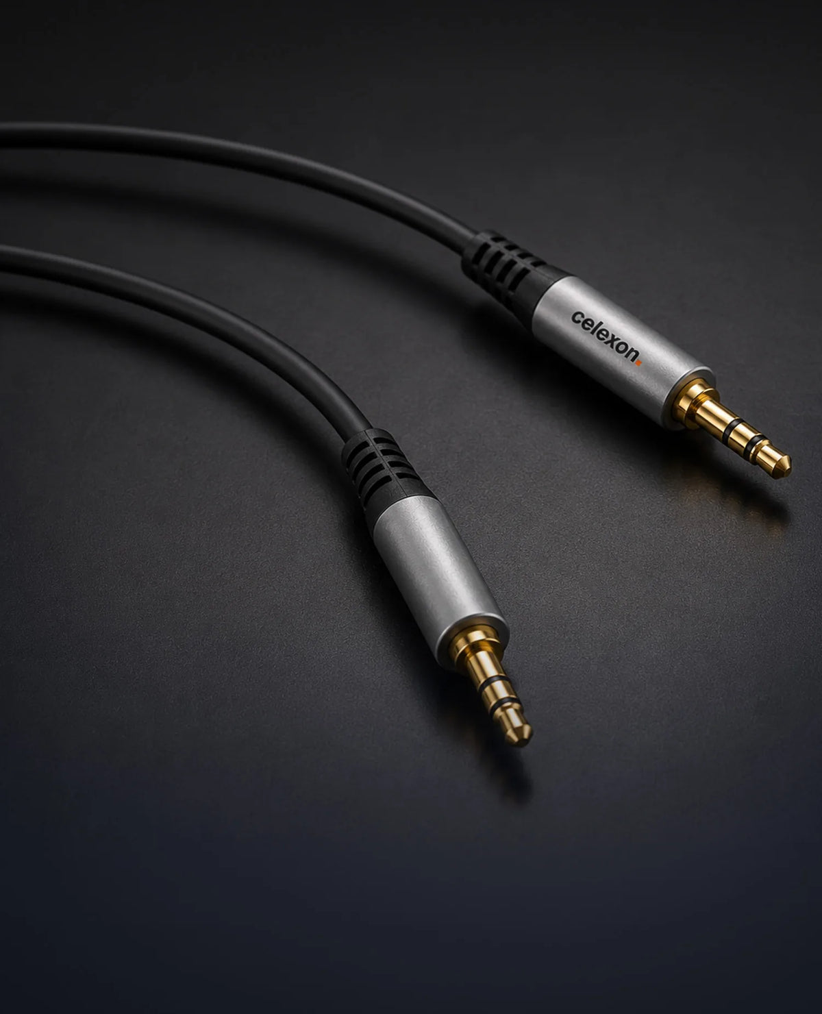 celexon 3.5mm stereo jack audio cable - Professional Line in front of a dark background